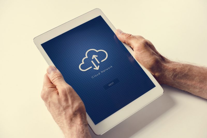 Cloud Network auf dem Tablet